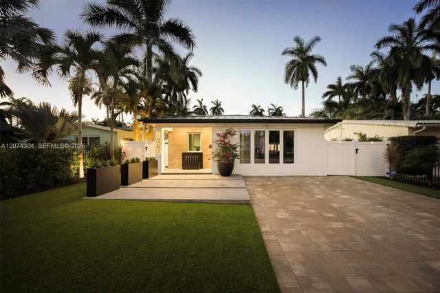 1353 Van Buren Street, Hollywood