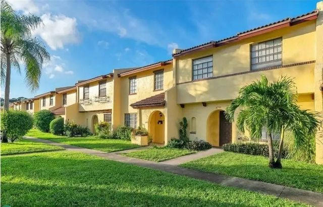 2 of 5 - 2760 Nw 47th Lane #2805, Lauderdale Lakes, FL