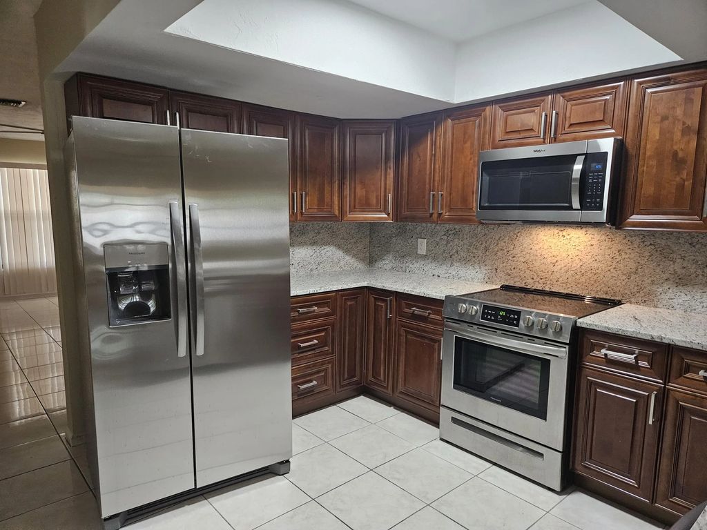7910 Nw 70th Court, Tamarac