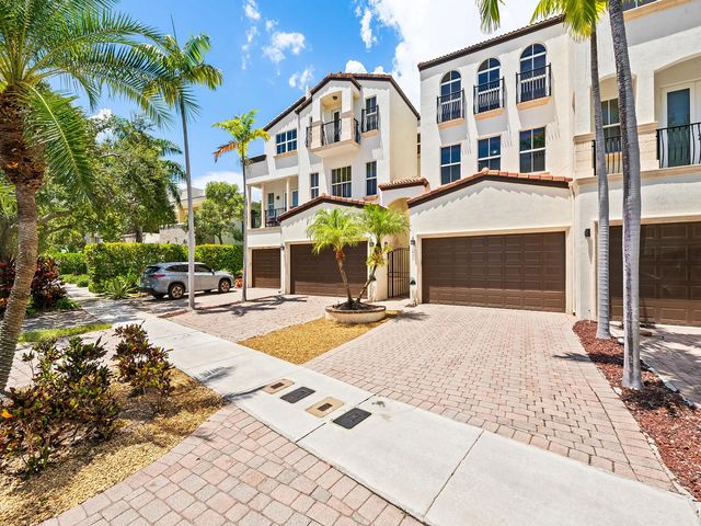 4 of 35 - 1423 Ne 26th Avenue #1423, Fort Lauderdale, FL