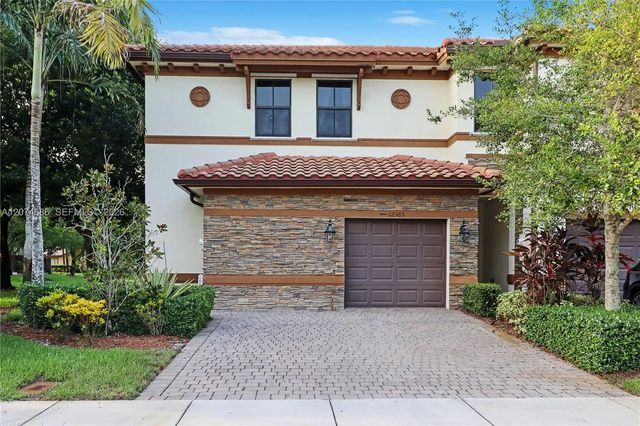 12365 S Village Circle, Davie