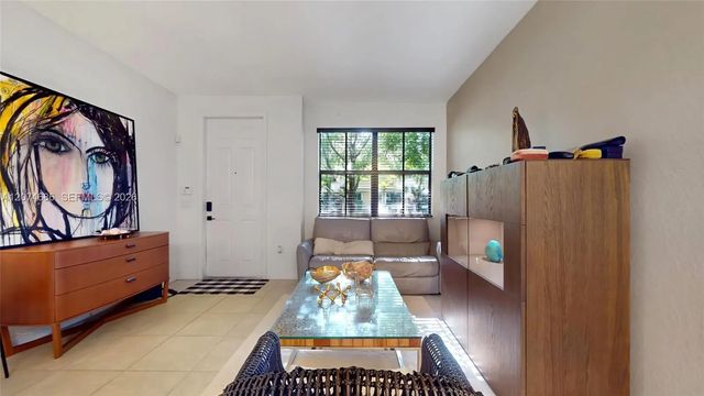4 of 35 - 12365 S Village Circle, Davie, FL