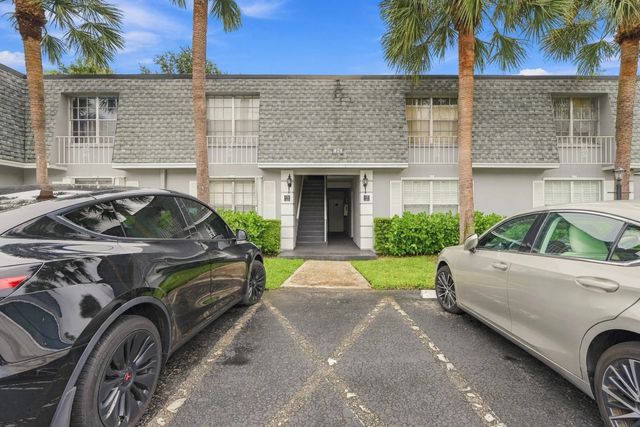 2 of 34 - 424 Nw 70th Avenue #121, Plantation, FL