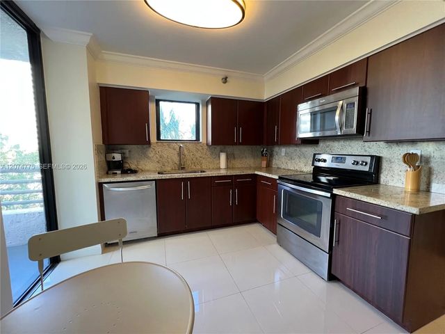 5 of 22 - 3300 Ne 191st Street #406, Aventura, FL