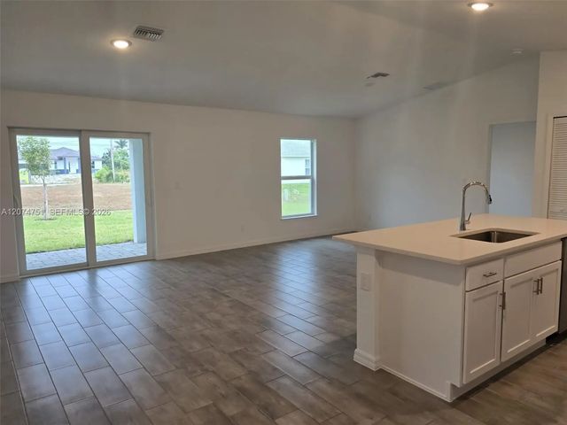3 of 27 - 1407 Nw 17th Place, Cape Coral, FL