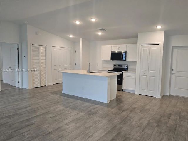 5 of 27 - 1407 Nw 17th Place, Cape Coral, FL
