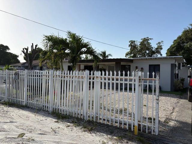 3001 Nw 106th Street, Miami