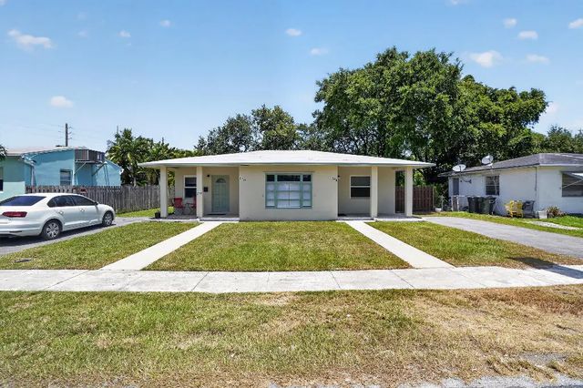 208 Sw 2nd Place #1-2, Dania Beach
