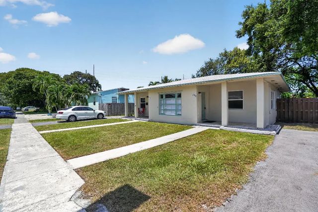 2 of 20 - 208 Sw 2nd Place #1-2, Dania Beach, FL