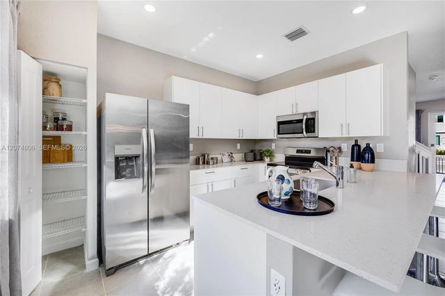 4 of 25 - 754 Se 15 Street, Homestead, FL