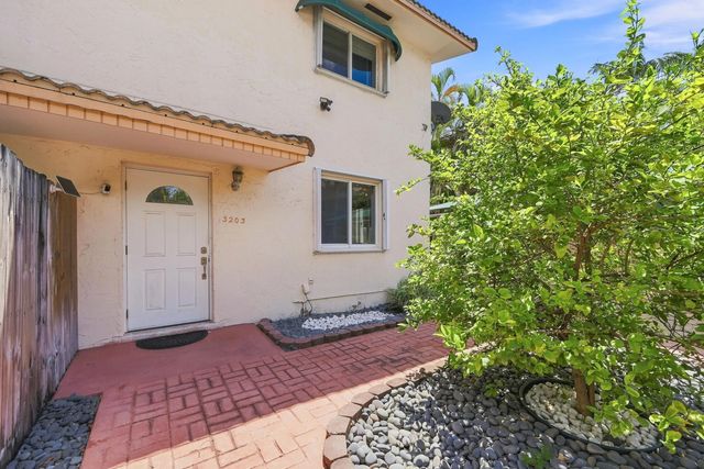3203 Mcdonald Street #3203, Miami