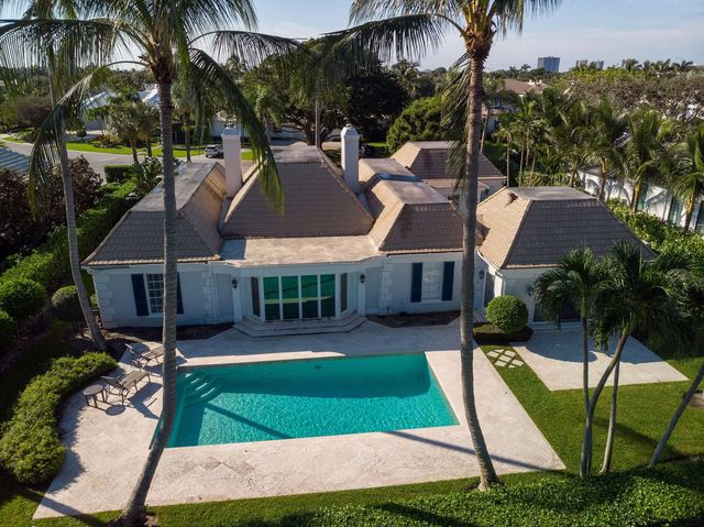 2 of 28 - 971 Lake House Drive, North Palm Beach, FL