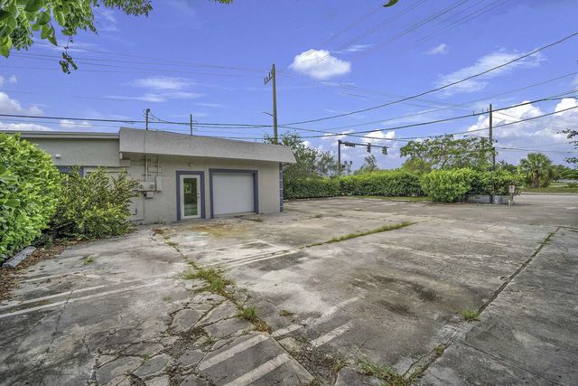 3 of 18 - 3311 N Dixie, Pompano Beach, FL