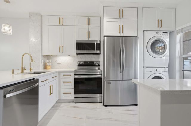 12207 Sw 6th Street, Pembroke Pines