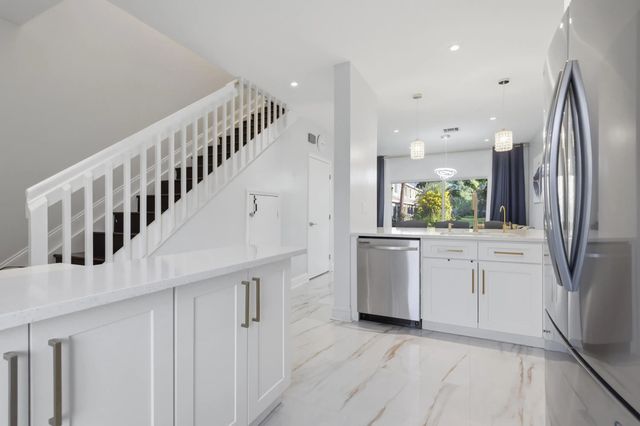 3 of 25 - 12207 Sw 6th Street, Pembroke Pines, FL
