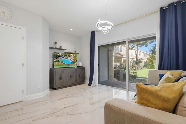 5 of 25 - 12207 Sw 6th Street, Pembroke Pines, FL