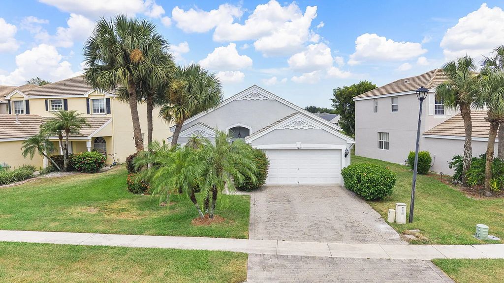 120 Hamilton Terrace, Royal Palm Beach