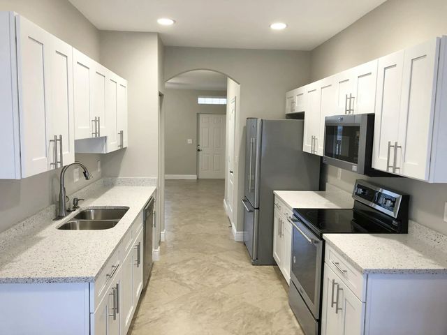 5 of 23 - 2089 Se Glen Ridge Drive, Port St. Lucie, FL