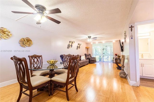 4 of 18 - 300 S Hollybrook Drive #105, Pembroke Pines, FL