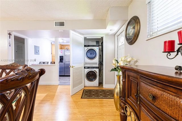 5 of 18 - 300 S Hollybrook Drive #105, Pembroke Pines, FL