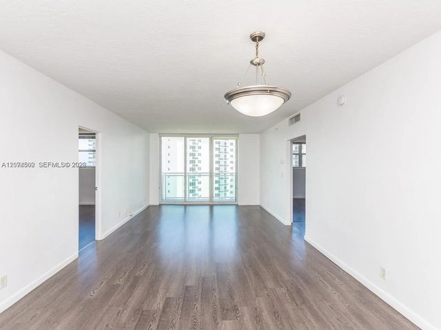 5 of 42 - 3000 S Ocean Drive #922, Hollywood, FL