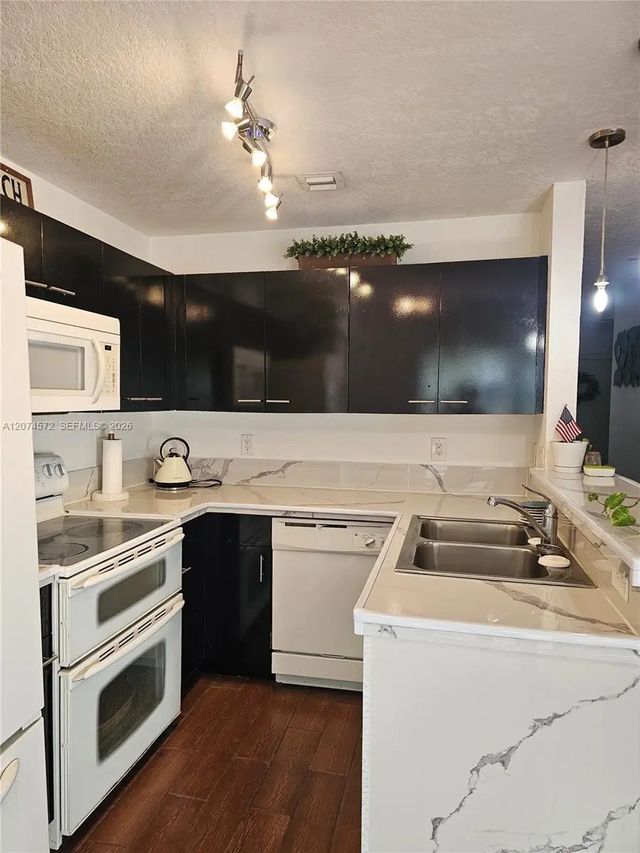 5 of 12 - 126 Hidden Ct Road #27-d, Hollywood, FL
