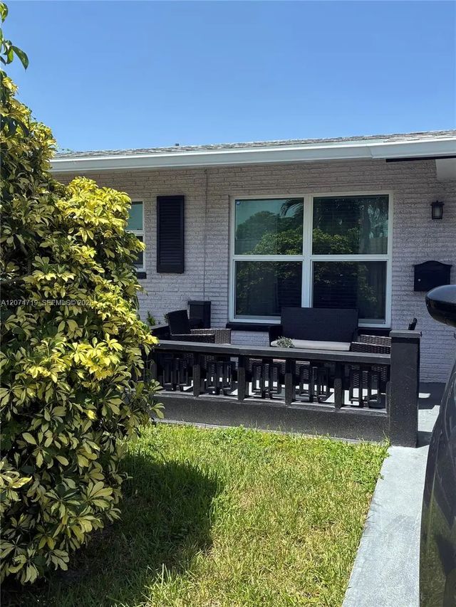 2 of 23 - 5721 Nw 64th Way, Tamarac, FL