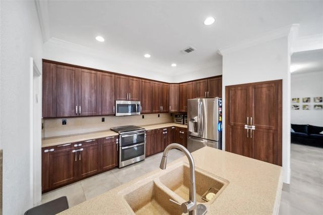 4 of 47 - 4916 Sw 38th Way, Fort Lauderdale, FL