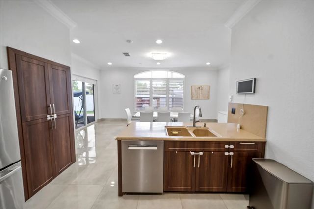 5 of 47 - 4916 Sw 38th Way, Fort Lauderdale, FL