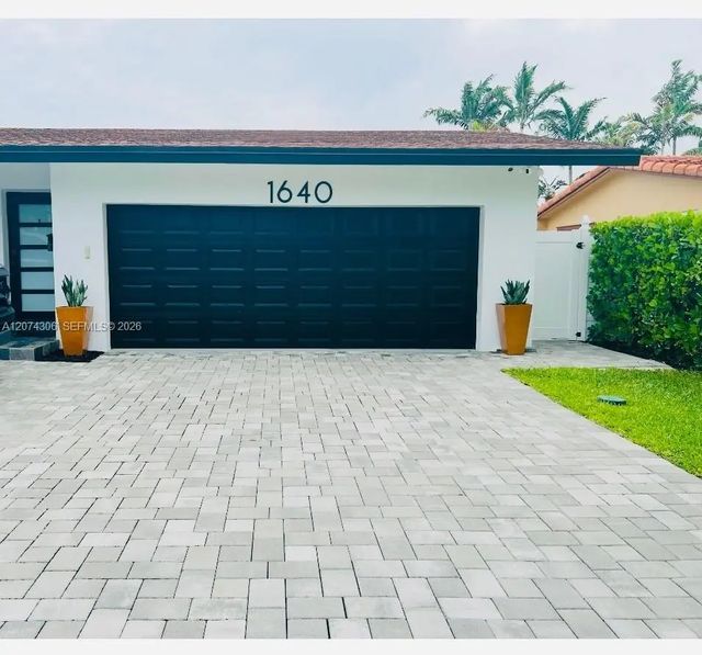 4 of 41 - 1640 Ne 59th Place, Fort Lauderdale, FL