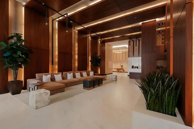 2960 Ne 207th Street #710, Aventura