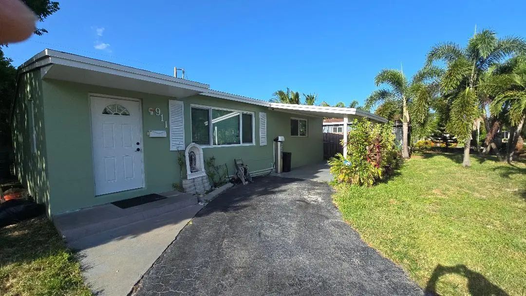 911 Ne 58th Street, Oakland Park