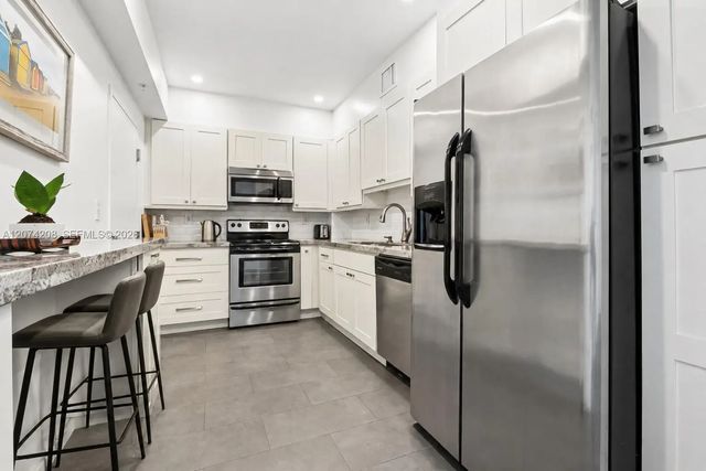 3 of 19 - 90 Edgewater Drive #ph11, Coral Gables, FL