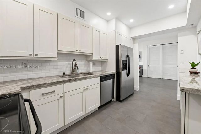 4 of 19 - 90 Edgewater Drive #ph11, Coral Gables, FL