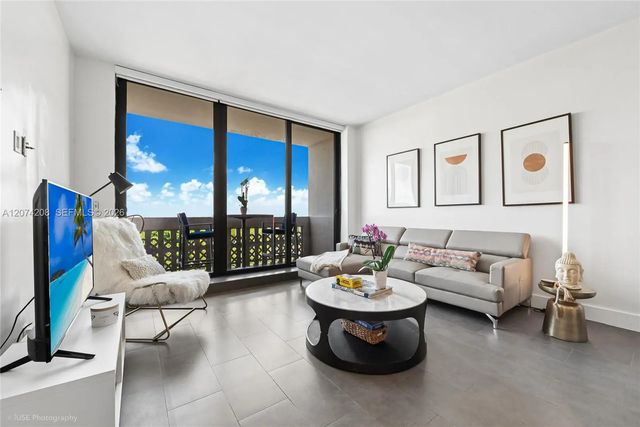 5 of 19 - 90 Edgewater Drive #ph11, Coral Gables, FL