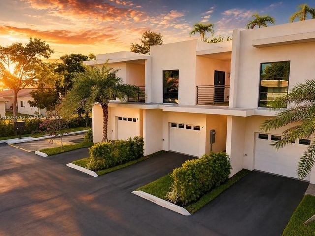 2511 Pierce Street #7, Hollywood