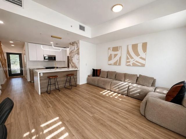2 of 29 - 2511 Pierce Street #7, Hollywood, FL
