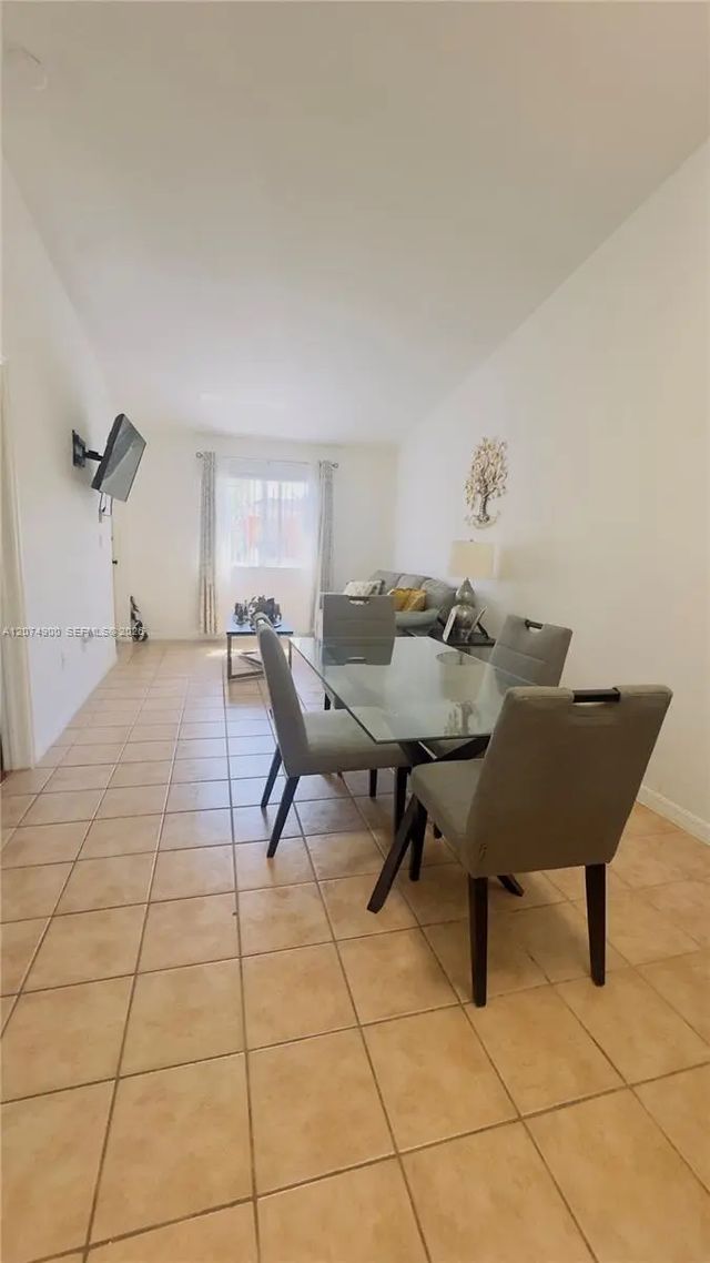 3 of 37 - 990 Ne 33rd Terrace #202, Homestead, FL