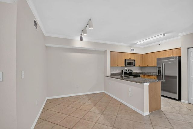 3 of 24 - 6370 Emerald Dunes Drive #203, West Palm Beach, FL