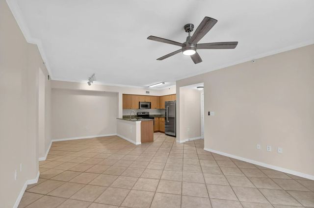 4 of 24 - 6370 Emerald Dunes Drive #203, West Palm Beach, FL