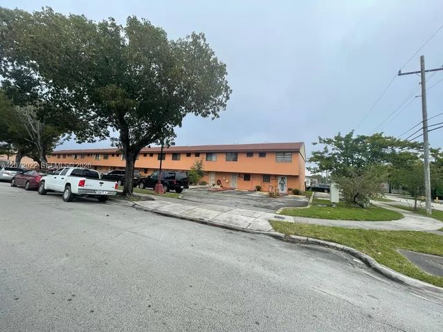 2 of 21 - 10851 Sw 6th Street #5, Sweetwater, FL