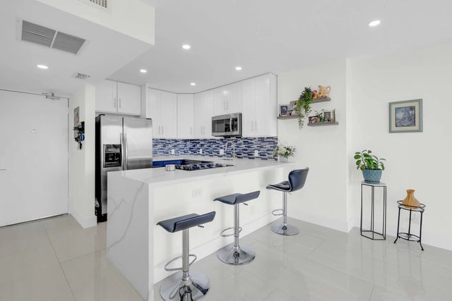 2 of 32 - 20335 W Country Club Drive #2107, Aventura, FL