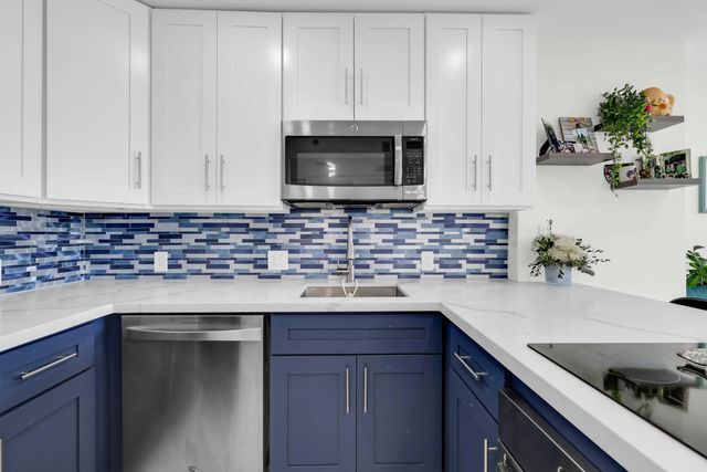 4 of 32 - 20335 W Country Club Drive #2107, Aventura, FL