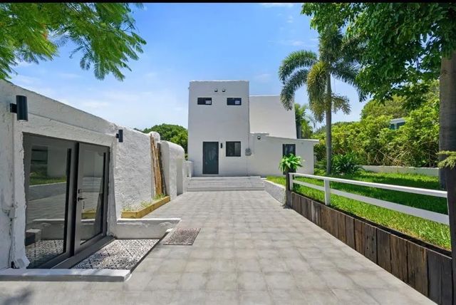 5 of 44 - 823 33rd Street, West Palm Beach, FL