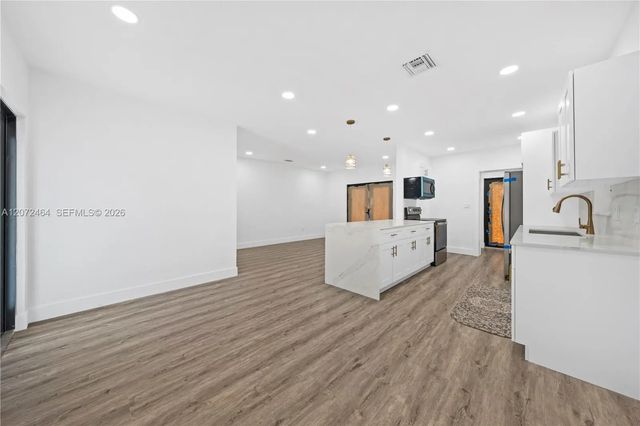 3 of 12 - 1014 W 66th Street, Hialeah, FL