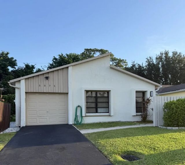 5075 Mirror Lakes Boulevard, Boynton Beach