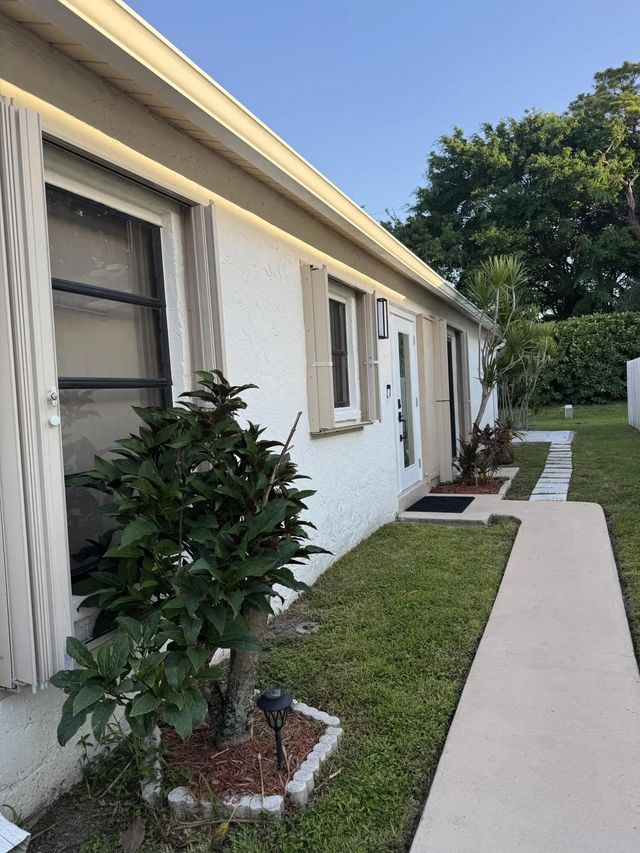3 of 33 - 5075 Mirror Lakes Boulevard, Boynton Beach, FL