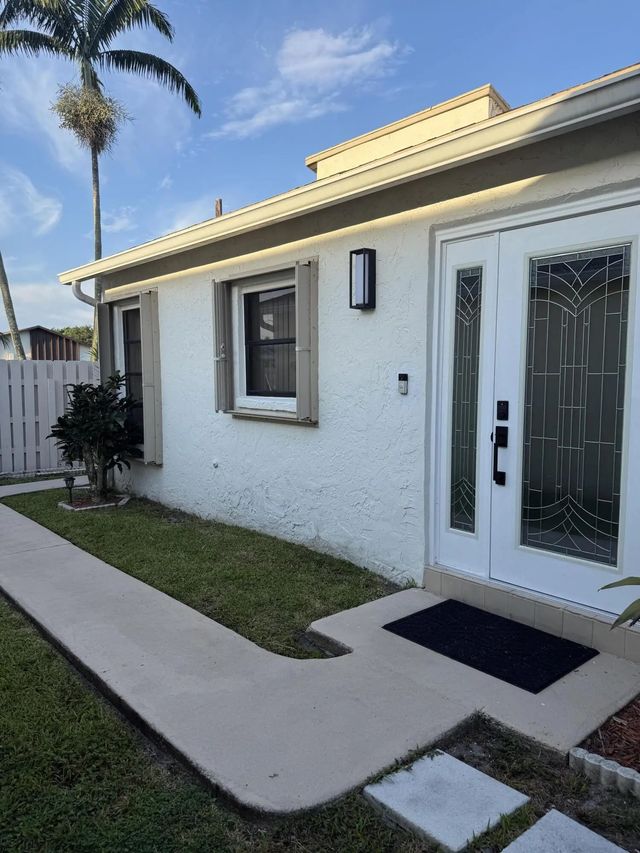 4 of 33 - 5075 Mirror Lakes Boulevard, Boynton Beach, FL