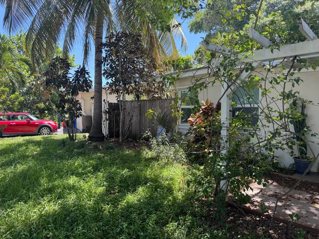 4 of 21 - 1450 Ne 32nd Street, Pompano Beach, FL