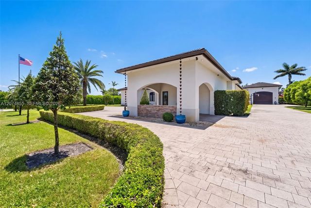 3 of 31 - 10352 Nw 131st Street, Hialeah Gardens, FL